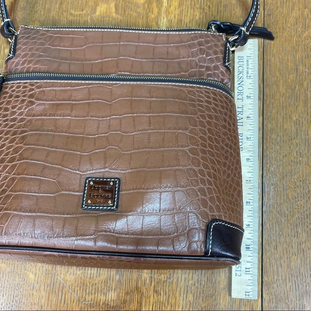 Dooney & Bourke Brown Croc Embossed Leather Medium Shoulder Bag K9106788 - Picture 12 of 15